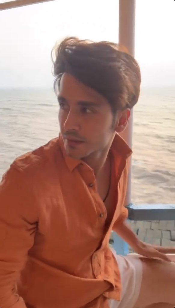 he is looking very cute <3