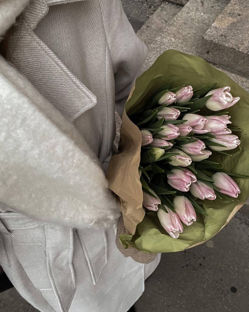 Can and will buy myself flowers 💐 

#flowers #flowerbouquet #tulips #tulipseason #pinktulips #livebeautifully #darlingdaily #neutralmood #springmood #aestheticmoodboard #helloaesthete #estetika #discoverunder10k #kukkakimppu #kukkia #tulppaanit #inst… instagr.am/p/CnzSdq_NN4W/