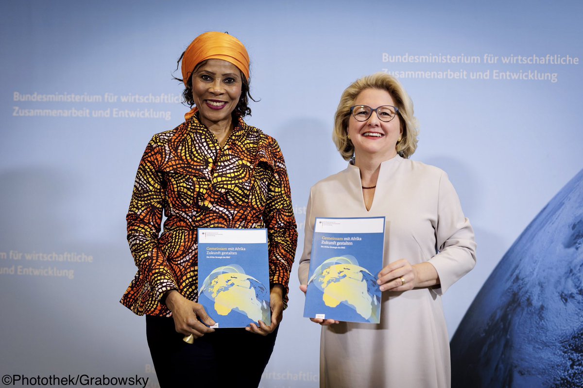 SvenjaSchulze68's tweet photo. Respect &amp; fairness – the @bmz_bund has based its new #Africa Strategy on this principle. We voice our values &amp; interests, but also listen, thus building trust and partnerships to give us a sound basis in the new multipolar world order.

https://t.co/ZGIItYn0NW https://t.co/TDvu2iBUCH