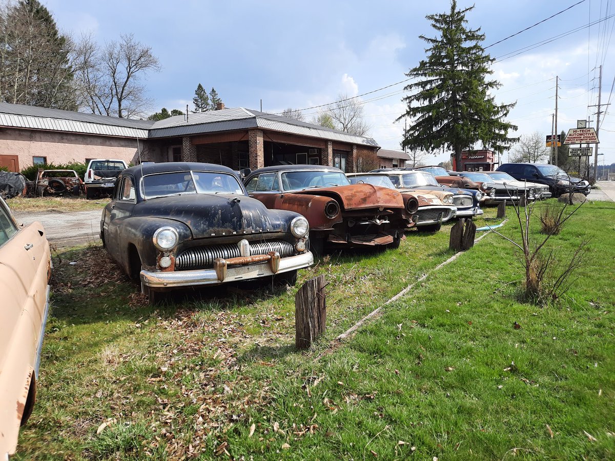 New town every hour on Twitter "Hubbard, Ohio Population 7,419 Photos from Google Places API