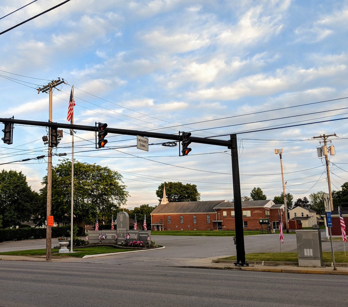 New town every hour on Twitter "Hubbard, Ohio Population 7,419 Photos from Google Places API