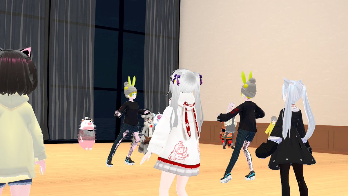 ca_poteto's tweet photo. 今日も楽しかったー🌟
みんなで3点ルンルン🎶
VR norinori ♪ 3点編 会 https://t.co/UnCapC69mJ #VRnorinori #kassis #cluster https://t.co/bMGOJzevIY