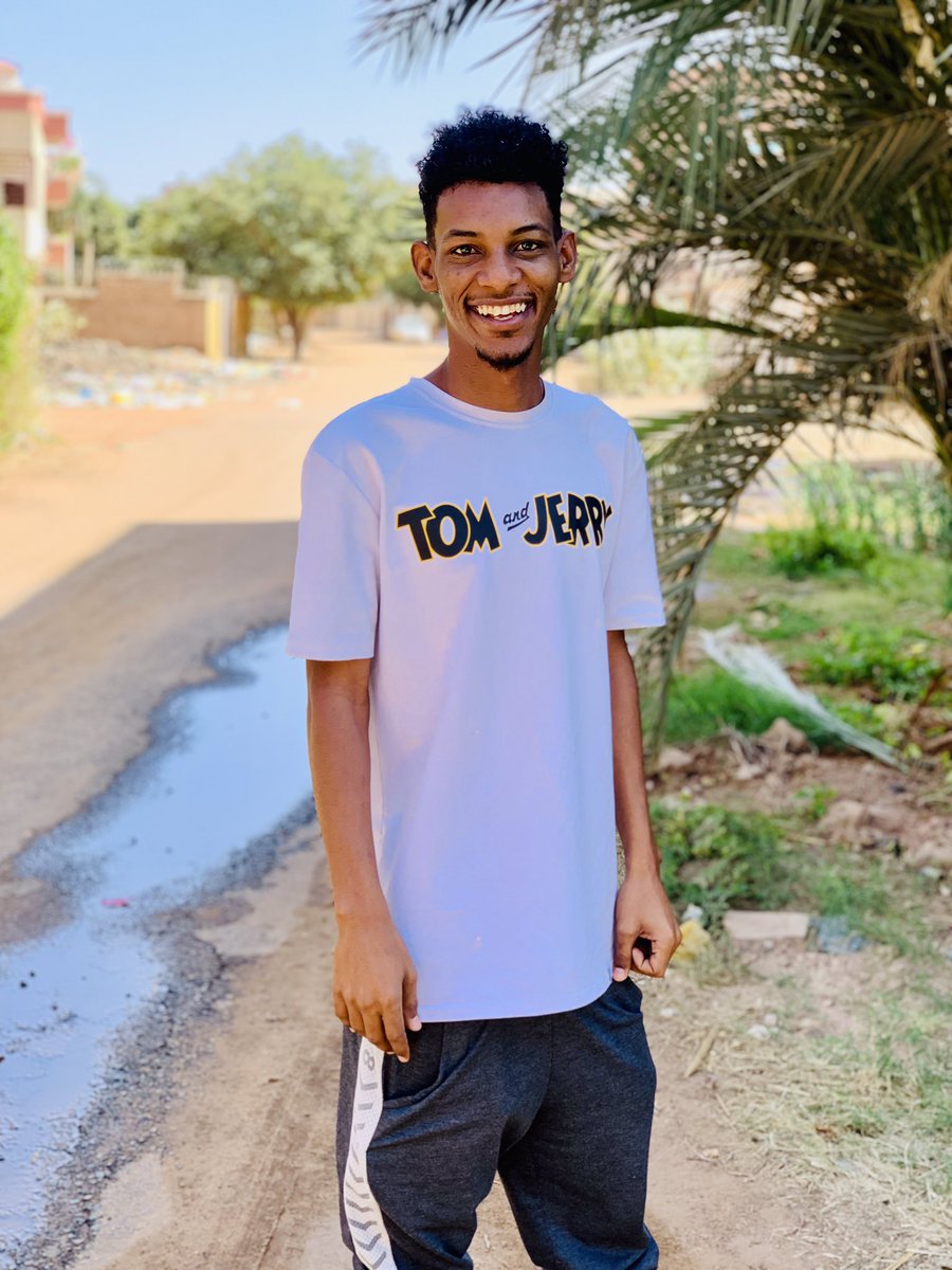 كنتوا اغلي من اننا نخسركم وبقيتوا ارخص من نزعل علي خسارتكم والله