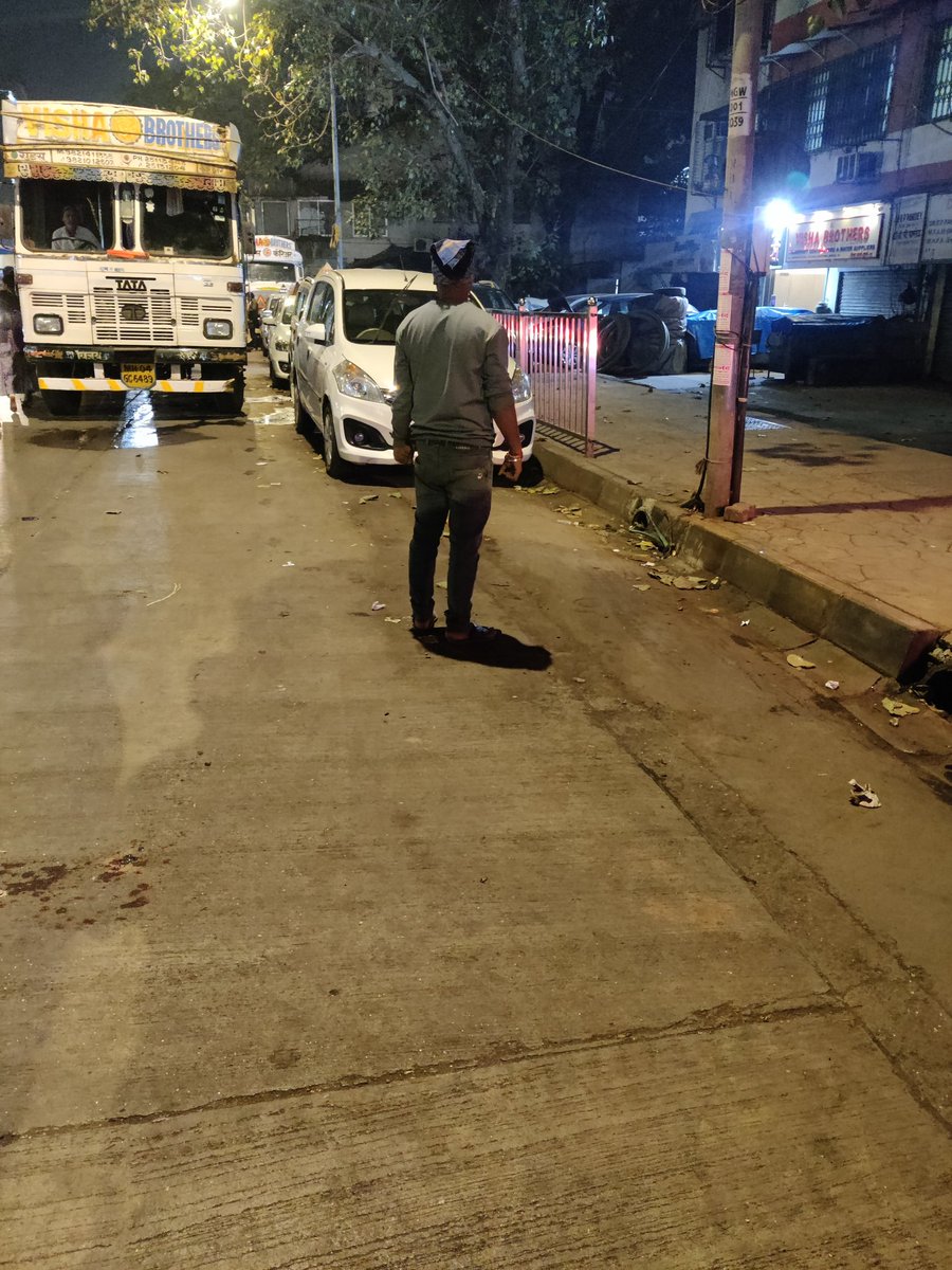 rahuloct1987's tweet photo. @MumbaiPolice please see, the road is always blocked by water tankers such as this, thus clogging the LBS road. The foothpath is covered with cars and People are forced to walk on road, putting their life in danger. Location lal ji Raja gada chowk, ghatkopar west. https://t.co/lZ23WYDLLJ