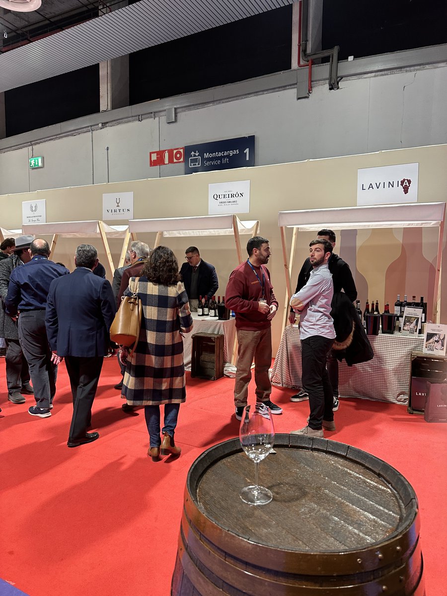 Toca visitar la sección de vinos de #madridfusion2023 
@queironwine @LAVINIA_ESP