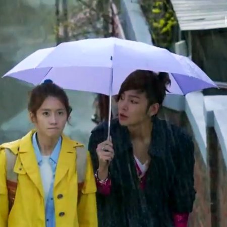 Throwback to an iconic masterpiece of rain and umbrella scenes, the 2012 drama Love Rain

#Yoona #JangKeunSuk #LoveRain #TropeTuesday