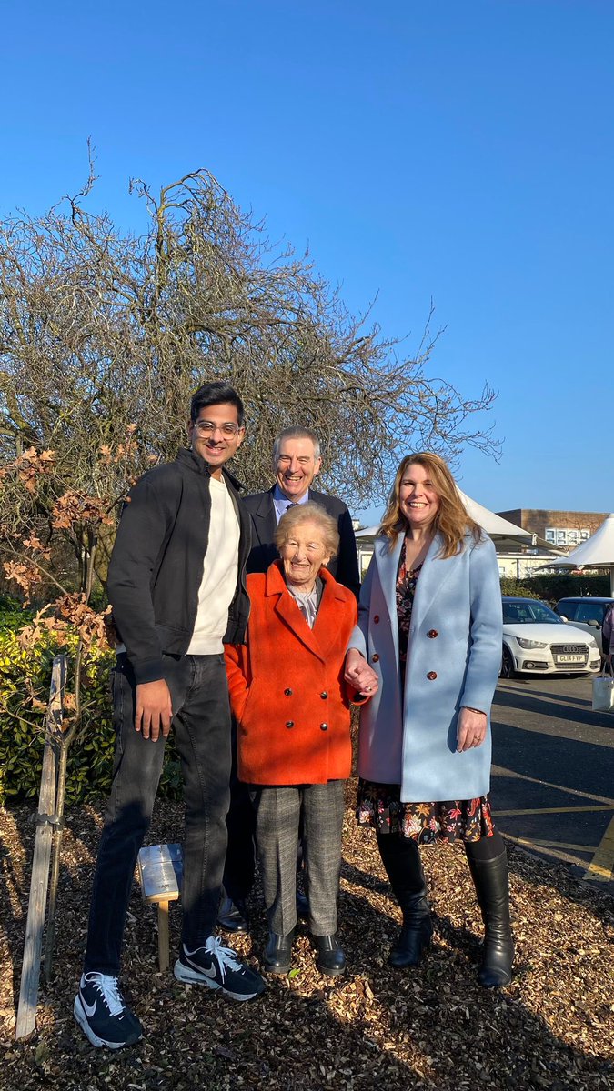Today, I had the honour of meeting Auschwitz survivor, Dr. Mindu Hornick. She spoke about her experiences during the Holocaust. What an inspirational and incredible woman. Thank you <a href="/rdavidgeworc/">Rebecca Davidge</a> <a href="/UWPGSEC/">University of Worcester - PGCE Secondary course</a> for organising this 💙🤍