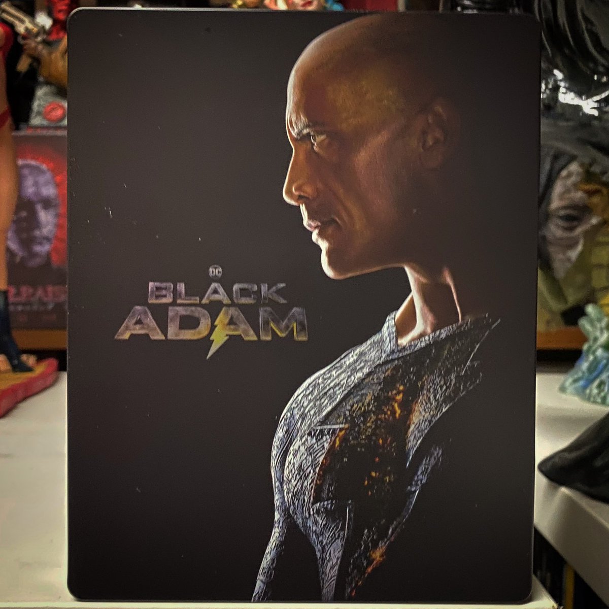 Steelbook of the Day: Black Adam.

#steelbook #steelbookcollector #bluray #4kultrahd #blackadam #dc #dwynejohnson #therock #jaumecolletserra