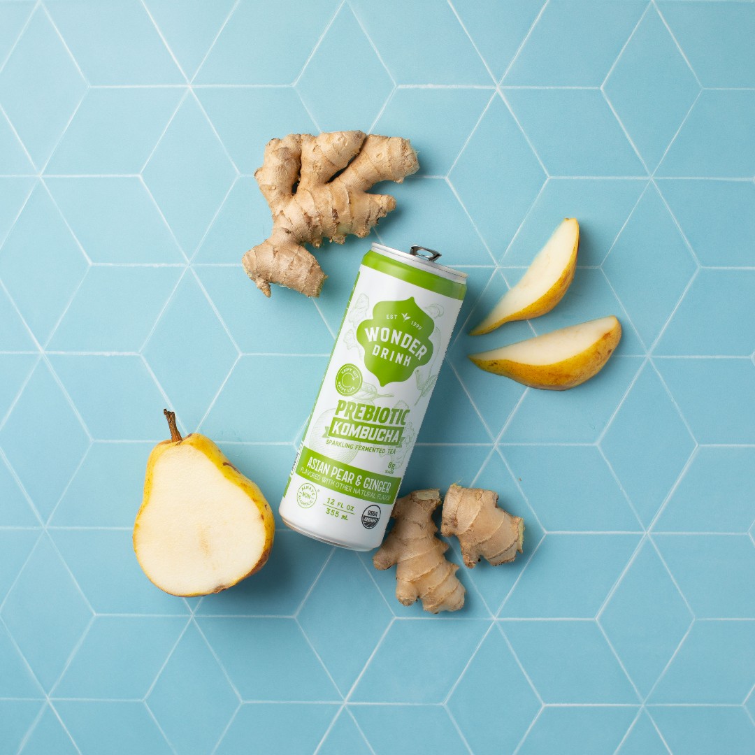 wonder_drink's tweet image. Fun, functional and smooth. That's kind of our thing.😎
 Asian Pear &amp;amp; Ginger Prebiotic Kombucha: ow.ly/uq2I50LZuft 

 #prebiotickombucha #booch #loveyourbooch #drinkkombucha #kombucha #wonderdrink