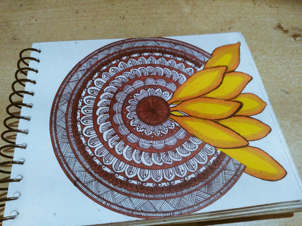 AnishiDivya's tweet photo. Mandala art 🙂
.
.
.
.
#mandalaart #fusionart #art #artists #artontwitter #brightcolours https://t.co/8Yn6BBn0DC