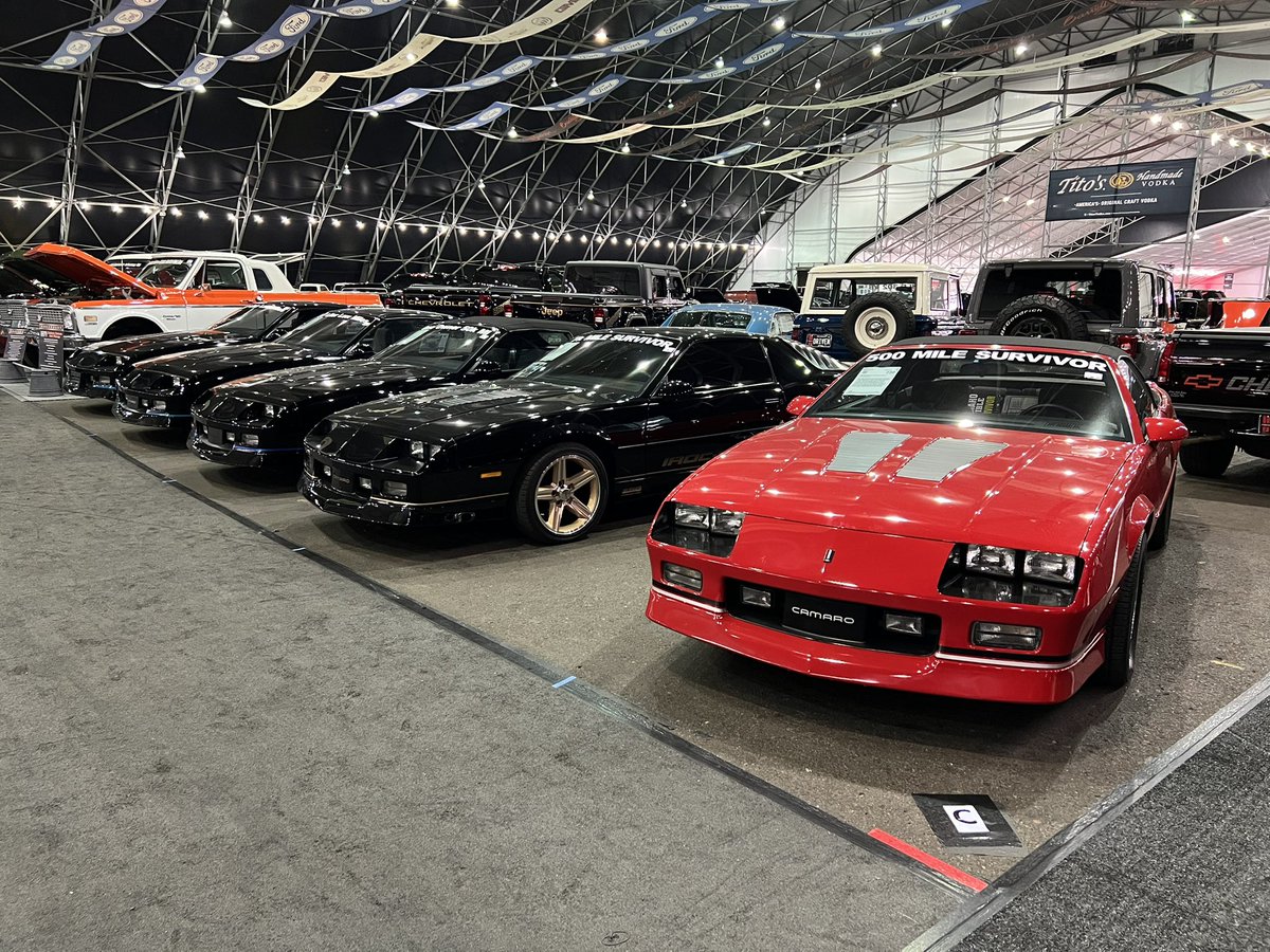 KenLingenfelter's tweet image. Monday at Barrett Jackson was amazing as expected ! There are so many great cars here !! I spent the day seeing old friends making some new ones and checking out the cars, here are some very cool very low mileage Camaros that will sell later this week no reserve !!! #Barrett