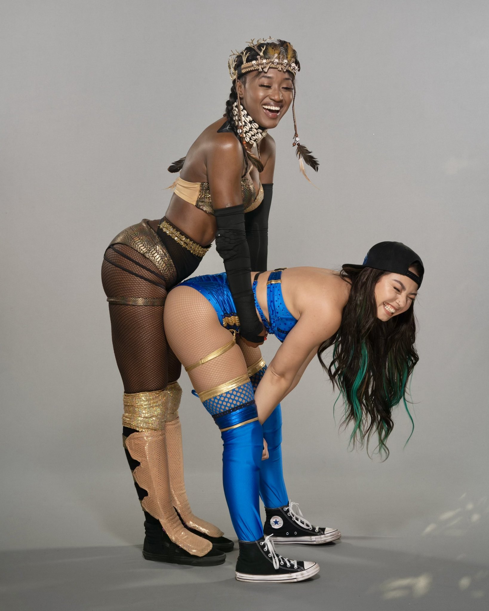Queen Aminata クィーンアミナタ X:ssä: Just a couple badass wrestlers with some  really good asses 😂😂 @Skyebyee . SkyeBlue africanwomanwrestler  queenaminata bff prowrestling t.cogAdzSFkdGZ  X