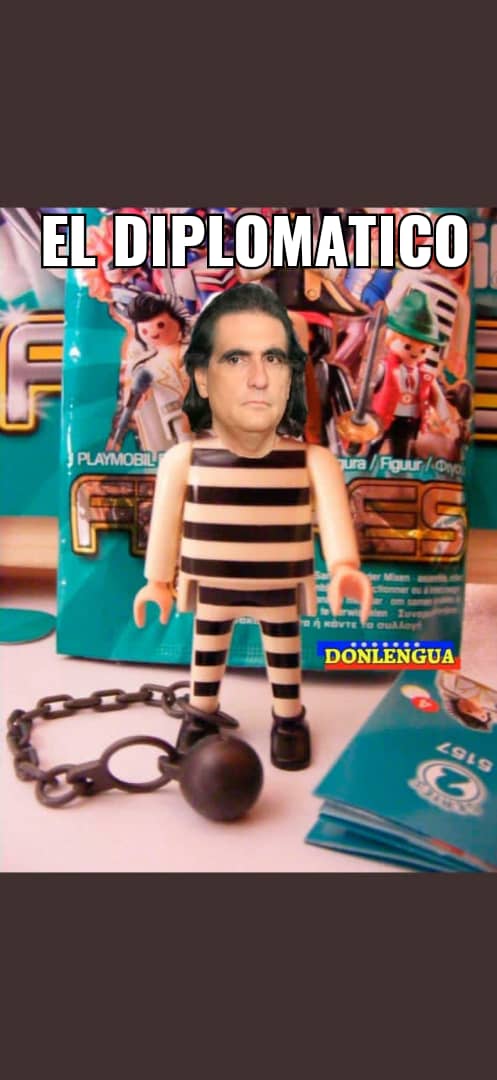 YVivas80's tweet image. Éste Es Regalo Que Quieremos Todos 🇻🇪 Junto Al Cómplice 🇻🇪 Las Instituciones Internacionales Pueden Reivindicarse Ante El Mundo 🌎 Ejecutando La Captura En Argentina Del #ilegitimo #Asesino #GranMarchaNacional @CortePenal_  @Simonovis @NituPerez @soyfdelrincon @MariaCorinaYA