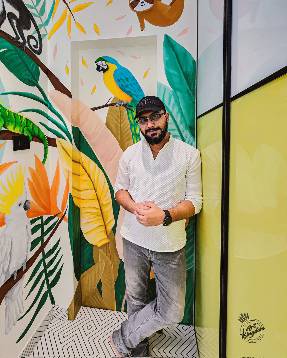 kinggowtham's tweet photo. We were asked to come up with a tropical kinda theme related to client's interest.
We did our magic on empty walls to vibrant,artistic and interesting walls to speak on it's own.
Thank u @ChestnutStoreys. 
#tropical #wardrobe  #wallart #painting #wallpainting  #artkingdom https://t.co/xbIDLtFAxN