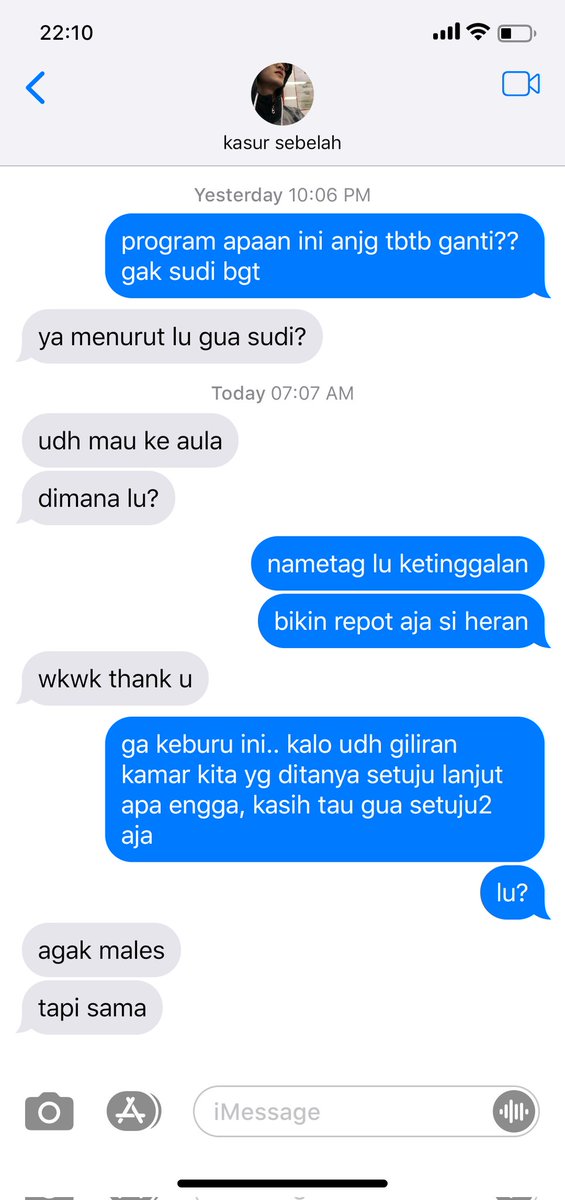 dunhilliant's tweet photo. markhyuck onetweet

(masih) academic rivals yg ceritanya diatur satu kamar buat program sekolah https://t.co/j2rmi7Aogb