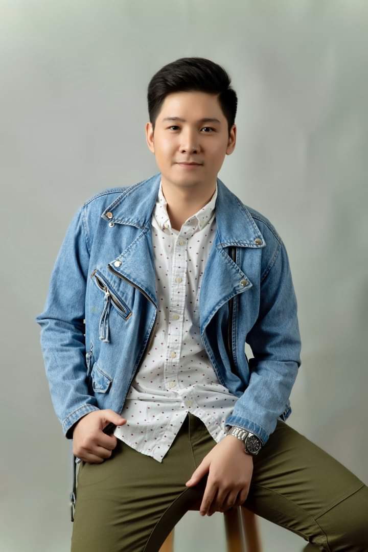 MaximCho2's tweet photo. He is still Guwapo and Baby-face looking like Joshua Dionisio https://t.co/DPYbUalkmG