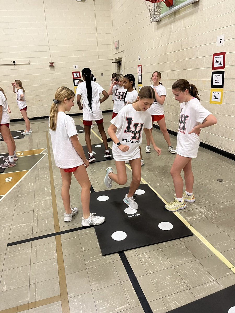 ms. sopher 👩🏽‍🔬 tweet media