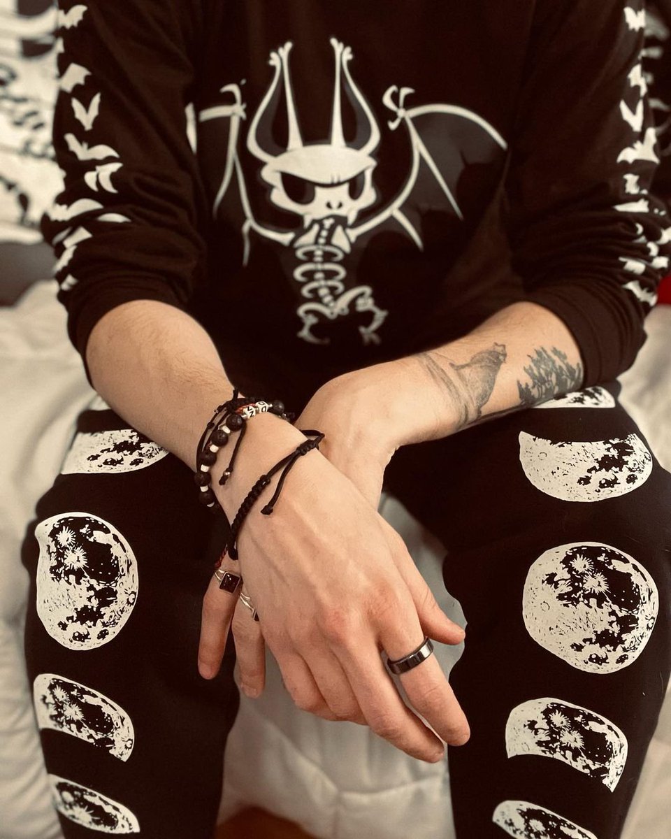 VampireFreaks's tweet photo. We are in love with this shot from @ishness_official in our Batty Bones Tee &amp; Moon Phase Joggers! 

#Goth #GothicFashion #GothModel #AlternativeStyle #GothStyle #GothLook #VampireFreaks #AlternativeFashion #AlternativeLife #AlternativeModel #Emo #Grunge https://t.co/VJ4G6XUbok