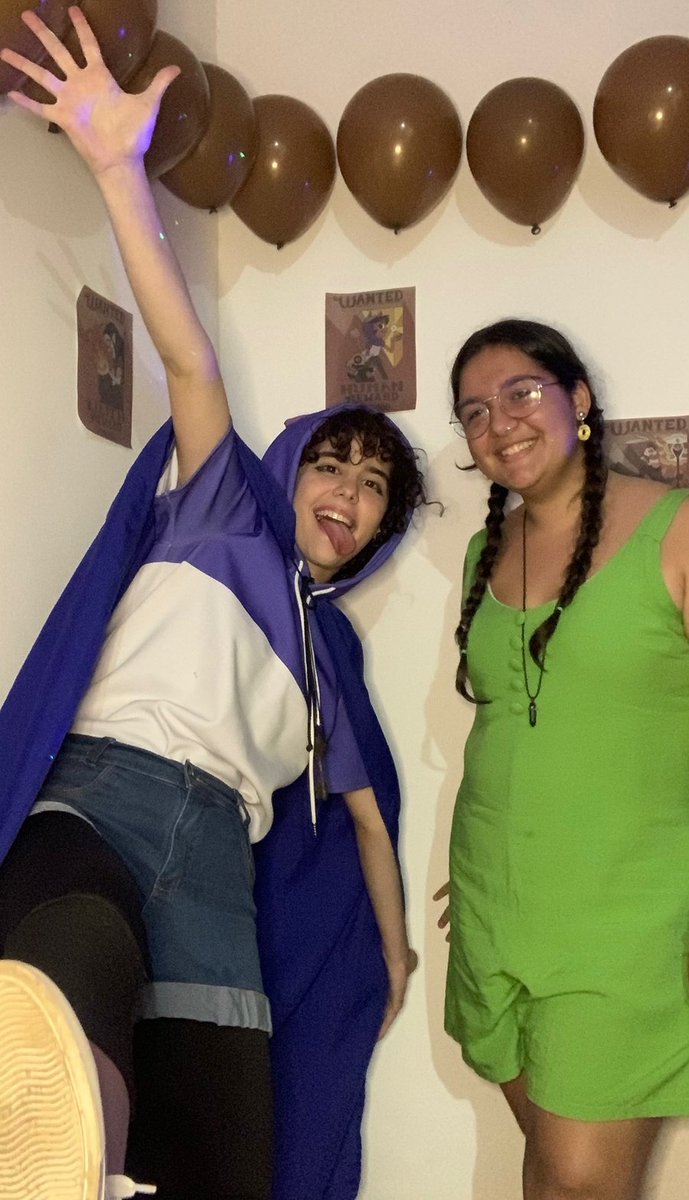 gagabriellaa_'s tweet photo. eu e meus amigos fizemos cosplay de toh para assistir For The Future #TheOwlHouse #TOH #ForTheFuture #theowlhouseseason3 https://t.co/BNILmkkYW2