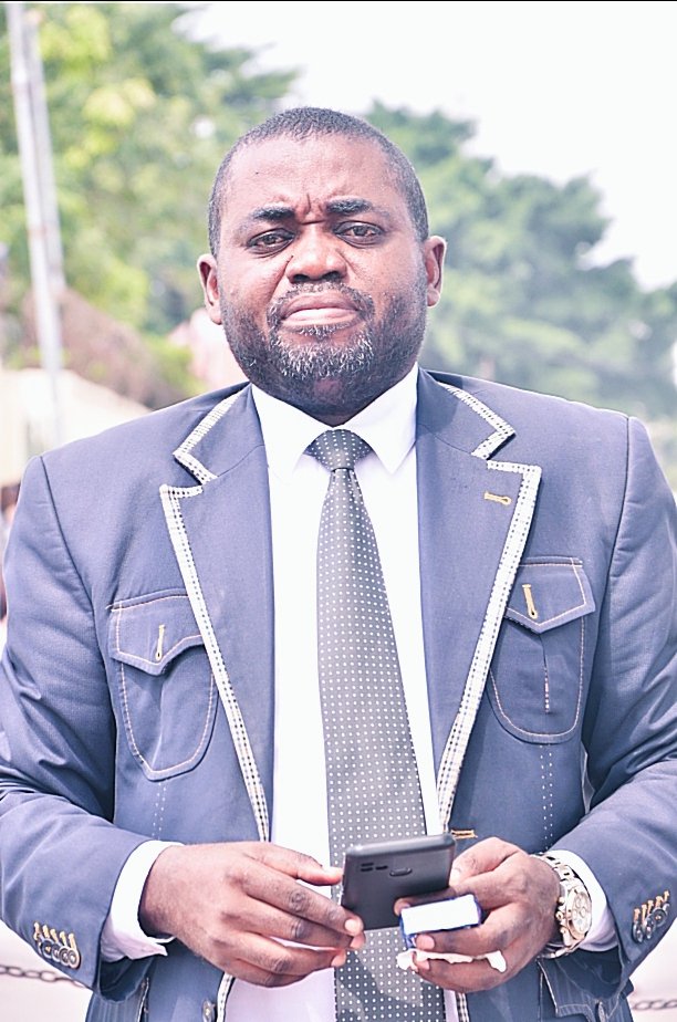 MatuzebiBarclay's tweet photo. Je suis Monsieur Barclay Matuzebi Mambu.
Congolais de père et de mère, mais l'essentiel est que je sais qu'il est de notre devoir de bâtir le Congo de nos rêves avec FATSHI BÉTON @Presidence_RDC @GuyLoando https://t.co/IOAnYavcey