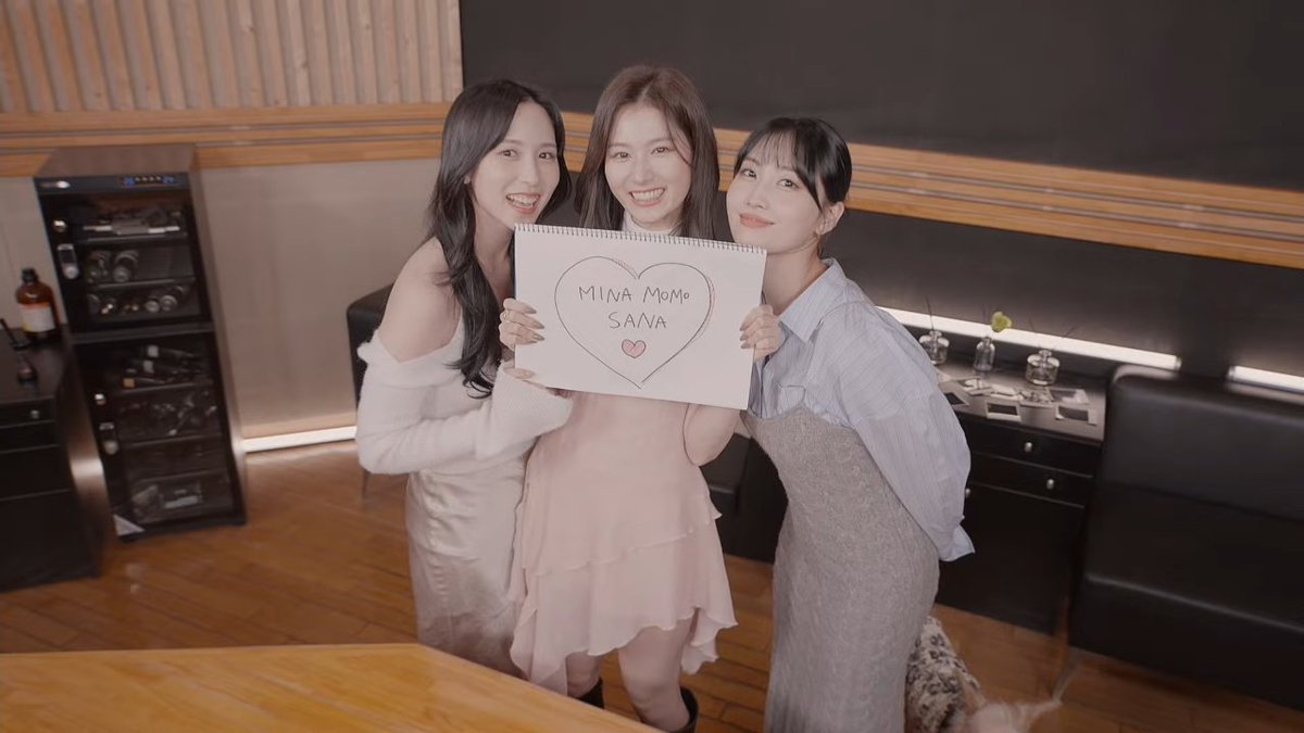 minasversace's tweet photo. just wanna hug these three so bad 🥹🫶

MISAMO BOUQUET RELEASE
#TWICEミサモ新曲
#MiSaMo_Bouquet 
#リエゾン挿入歌 https://t.co/guI9FhhMcT