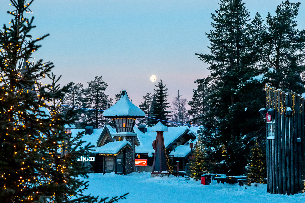 ScandiSales's tweet image. A pleasant evening in Rovaniemi, join our tours and find the best offer for you: scandi.travel/product.../lap…