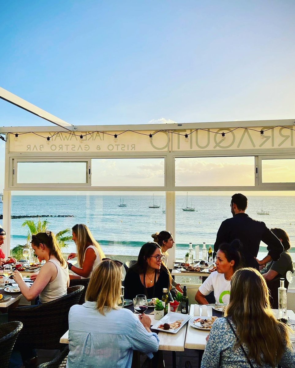 Do you want to #experience a home cooked full-flavoured #dinner with #ocean view? 

Try out Barraquito with the best stunning #sunsets and #panoramic views 🌅