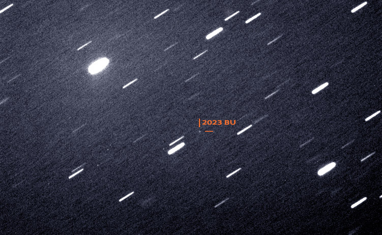 Piero_Sicoli's tweet image. Using astrometric measurements of 2023 BU (diameter 4-8 meters), obtained a few minutes ago by G. Ventre at the Sormano Observatory2 (L06), I obtained a nominal approach distance of 3589 km from the Earth's surface on 27.01 UT