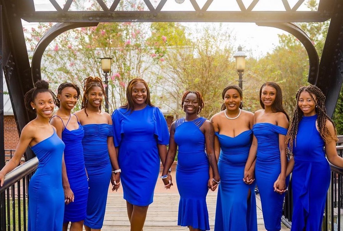 watchtheyard's tweet photo. The Zetas at the University of South Carolina-Columbia. 💙🤍 Don’t they look STUNNING?!
📷: @psieta1920
#ZetaPhiBeta #ZPhiB103 https://t.co/6MVj9Xw1Q6