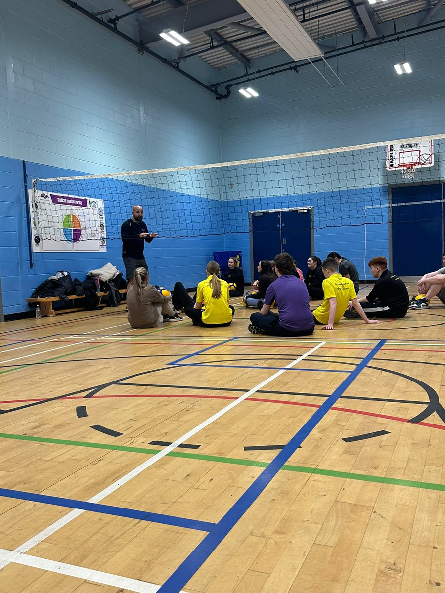 onerensport's tweet photo. Thank you to Blair from @west_rdo for coming to our RSSE at the Linwood centre this evening 🏐 

What a fantastic session👏

@sportscotland @pe_linwoodhs @jhighHWB @gryffe_sports @PeBenedicts @riverbrae https://t.co/WsNU9F9TEv