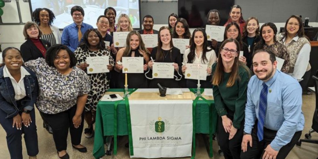 UNTHealth_Pharm's tweet image. Congratulations to all of the student, faculty and staff initiates to the PLS Epsilon Beta chapter, selected by their peers! 👏

#PhiLambdaSigma is the premiere Pharmacy Leadership Society to promote the development of leadership qualities.

#HSCproud #PharmacyLeaders #PLS