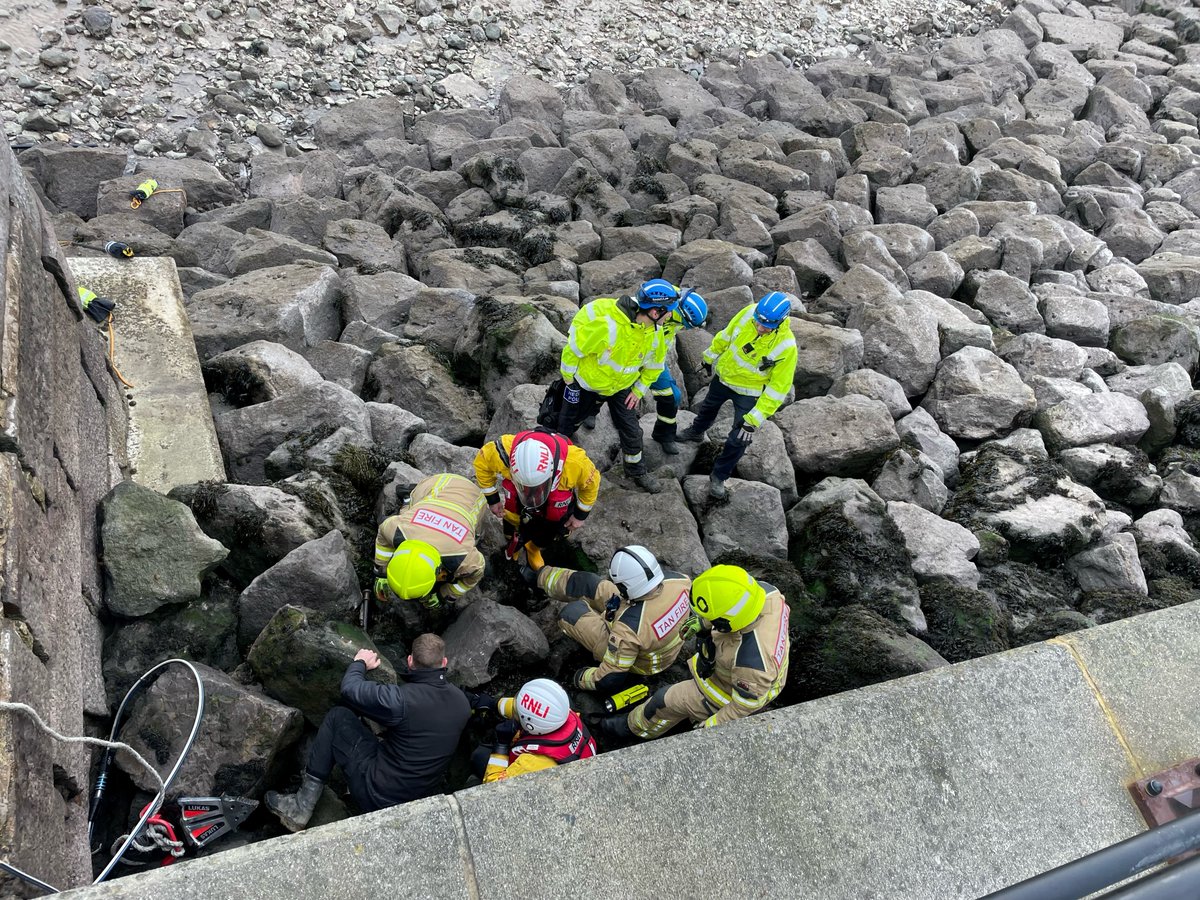 South Wales Fire and Rescue Service tweet media
