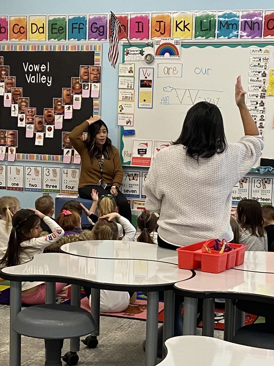 I love working w/ highly effective Mentor Teachers who model practice for university practicum students... Our model teachers inspire future <a href="/UTPublicEd/">K-12: Utah Public Schools</a> teachers! #utlovespubliced #elevateedut #UtahLovesTeachers #uted <a href="/DavisSchools/">DavisSchools</a> <a href="/teachindavis/">Teaching in Davis</a>