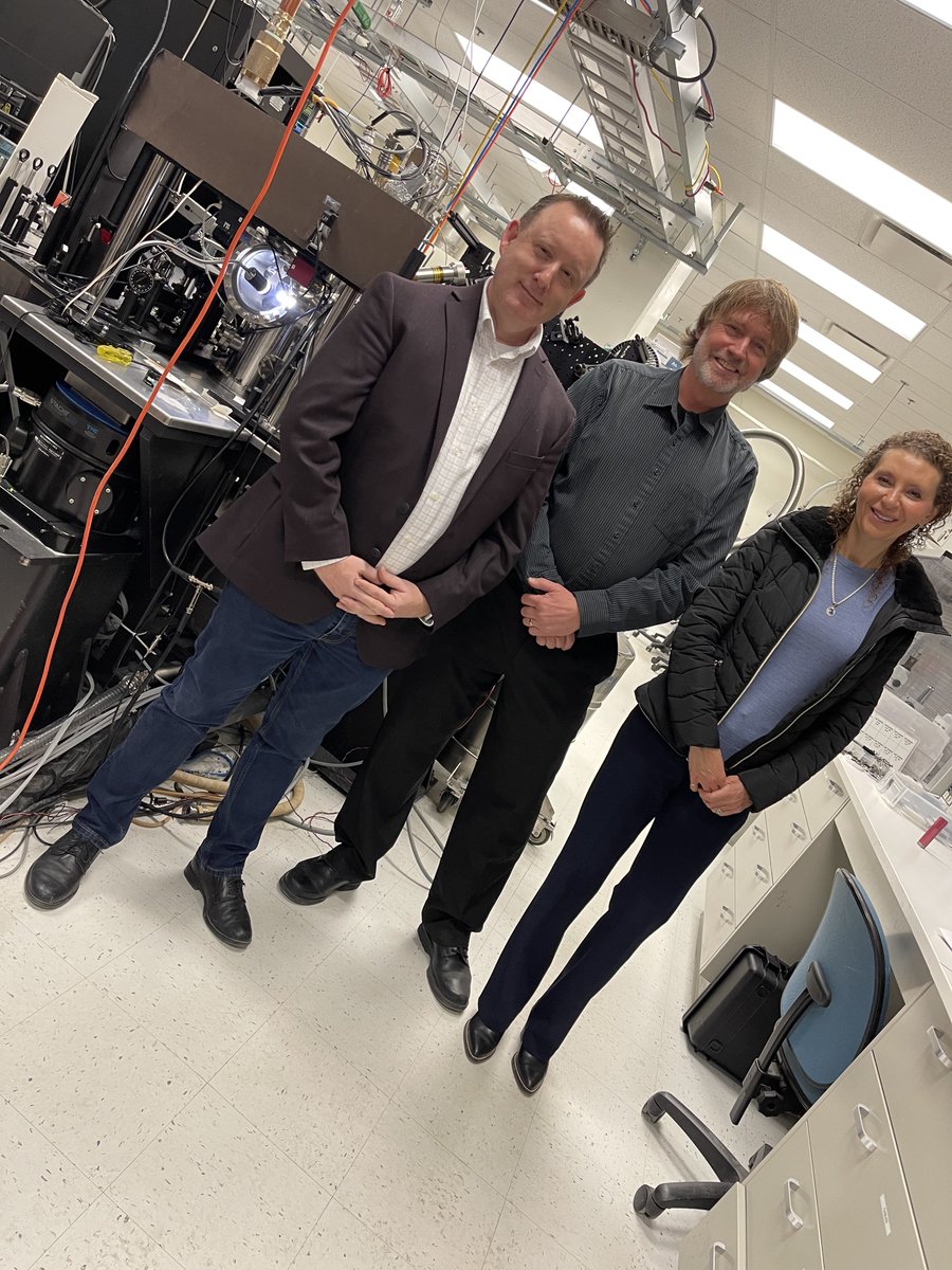 ARobinsonFayek's tweet image. Thank you to @ualbertaScience for the opportunity to learn about the outstanding dark matter, nanotech and quantum research from Drs. Piro, Hegmann and @epsilonsquared. These labs and research teams in physics are second-to-none! #UAlberta