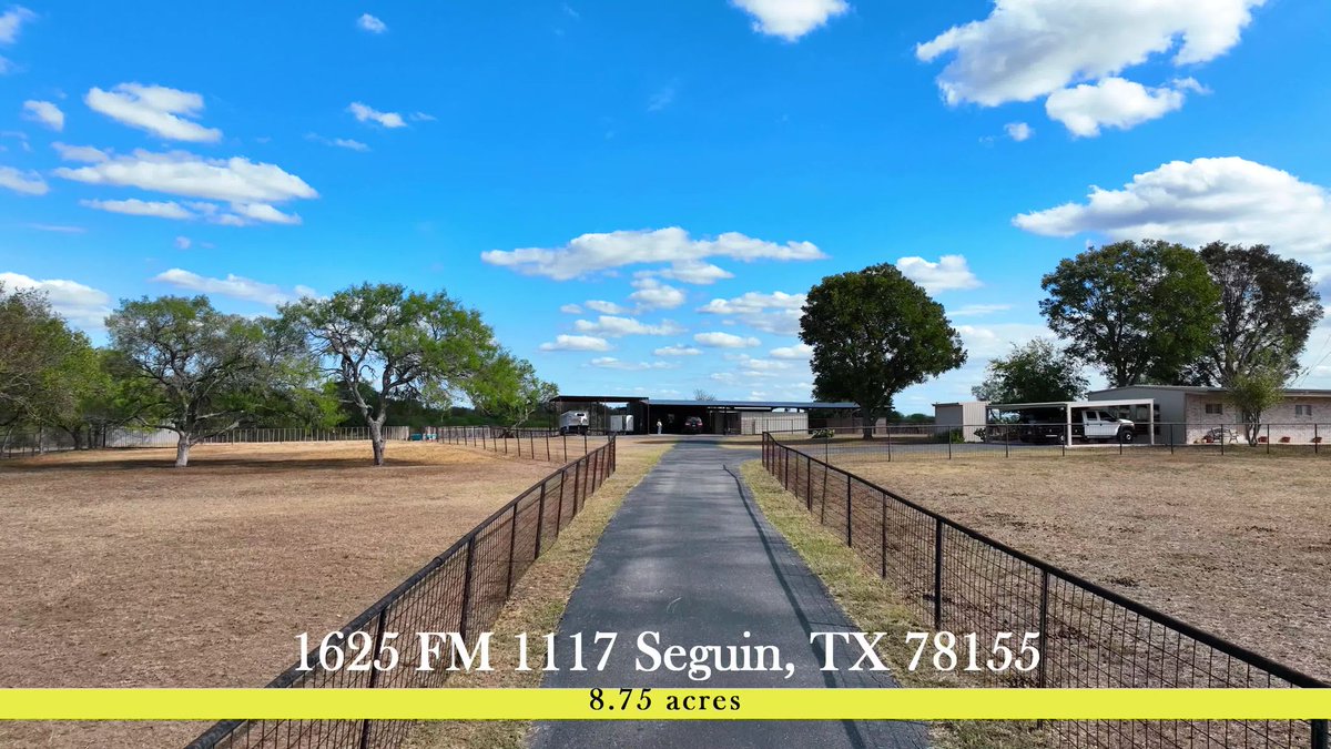 Attention horse folks! New price on this Ranchette w/ barn, arena & home in Seguin, Texas  $679,000~ 1625 FM  1117 Seguin TX 78155
#KustomRealEstate #HorseProperty #RodeoReady