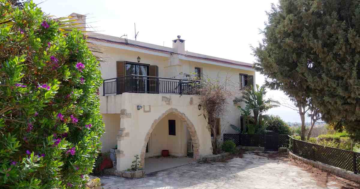 PalsMagazine's tweet photo. Paphos Municipality's planning department has given its permission for The Friends' Hospice to change a house in Tala from residential use to palliative care. This means the much-needed facility will be able to admit patients within a few months.
https://t.co/ehswFGm7ev https://t.co/asST886hLv