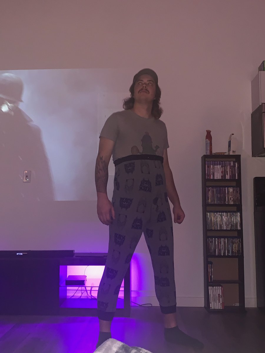 Folks, me and my ol' lady have a house. I will be returning to you all very shortly 😎