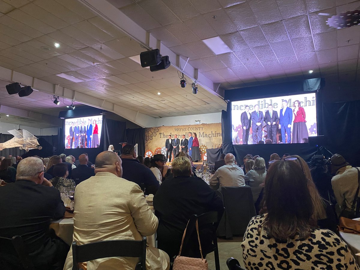 waynebank1882's tweet photo. π Our team enjoyed a fun evening with @WCACC at their annual dinner on Friday. Great company & great food made for a wonderful time. Plus, winning an award never hurts!π We were awarded Achievement in Excellence for Large Business in 2022.
#WayneBank #YourFriendInBanking https://t.co/uH35KIZiQo