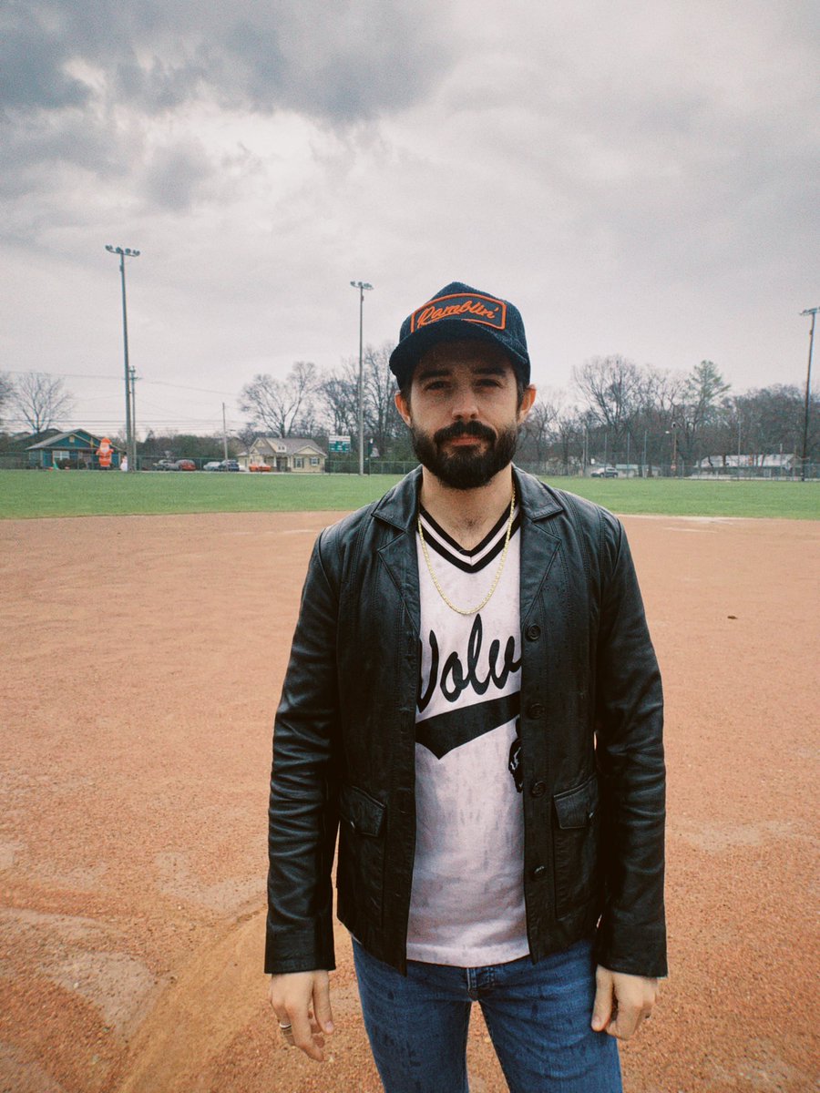 GoldBootMusic's tweet photo. Rain Delay 2

#musician #artist #musicproducer #guitarist #songwriter #producer #newmusic #instamusic #musicians #musicislife #band #tuesdaymood #selfietuesday #tuesdayvibes #onatuesday #vintagestyle #dailylook #baseballfield #leatherjacket #denim #converse #nike #music #piano https://t.co/2aABZPh0M0