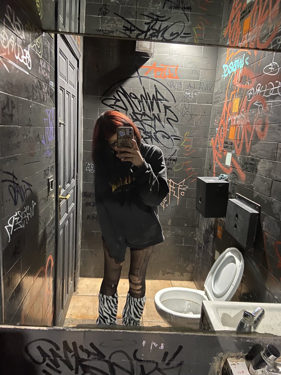 gothblud's tweet photo. hi i’m back https://t.co/4O2jmVRkJV