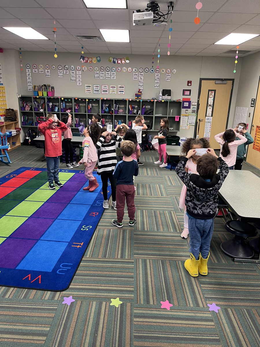 melina_milone's tweet image. Kinder working on the lead4ward strategy: Who Am I? #MathKISDMonthlyChallenge @KISDMathSquad @WSESWildcats