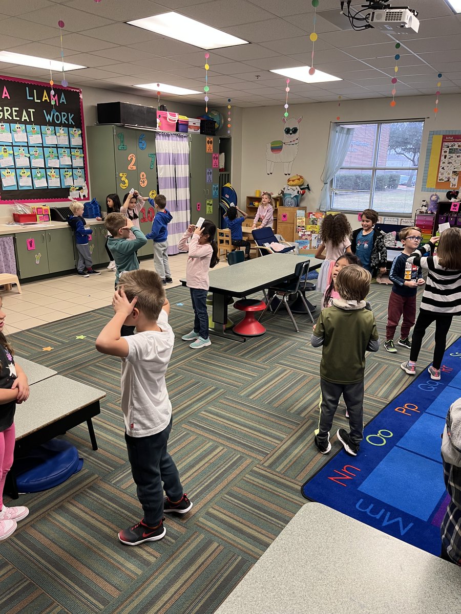 melina_milone's tweet image. Kinder working on the lead4ward strategy: Who Am I? #MathKISDMonthlyChallenge @KISDMathSquad @WSESWildcats