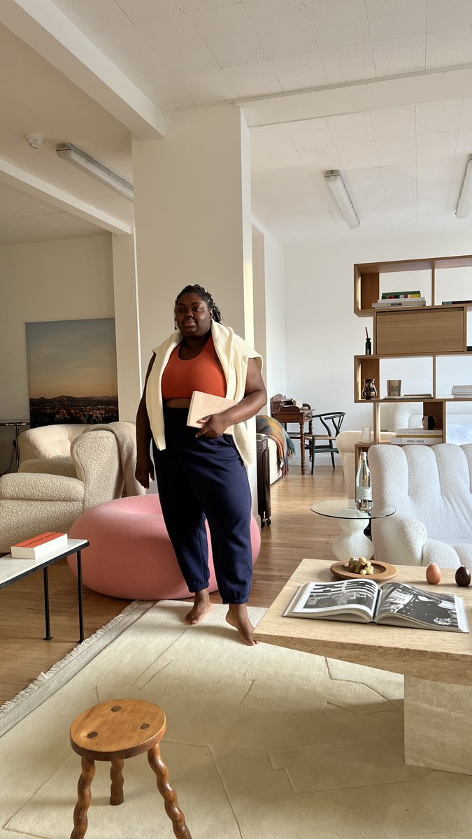 UKGap's tweet image. Taking a leaf out of @abimarvel’s book this week and doing small things that bring us joy.

Comfy clothes ✔️
Audio books ✔️
Cooking  ✔️

Find our athleisure styles online now at Gap.co.uk