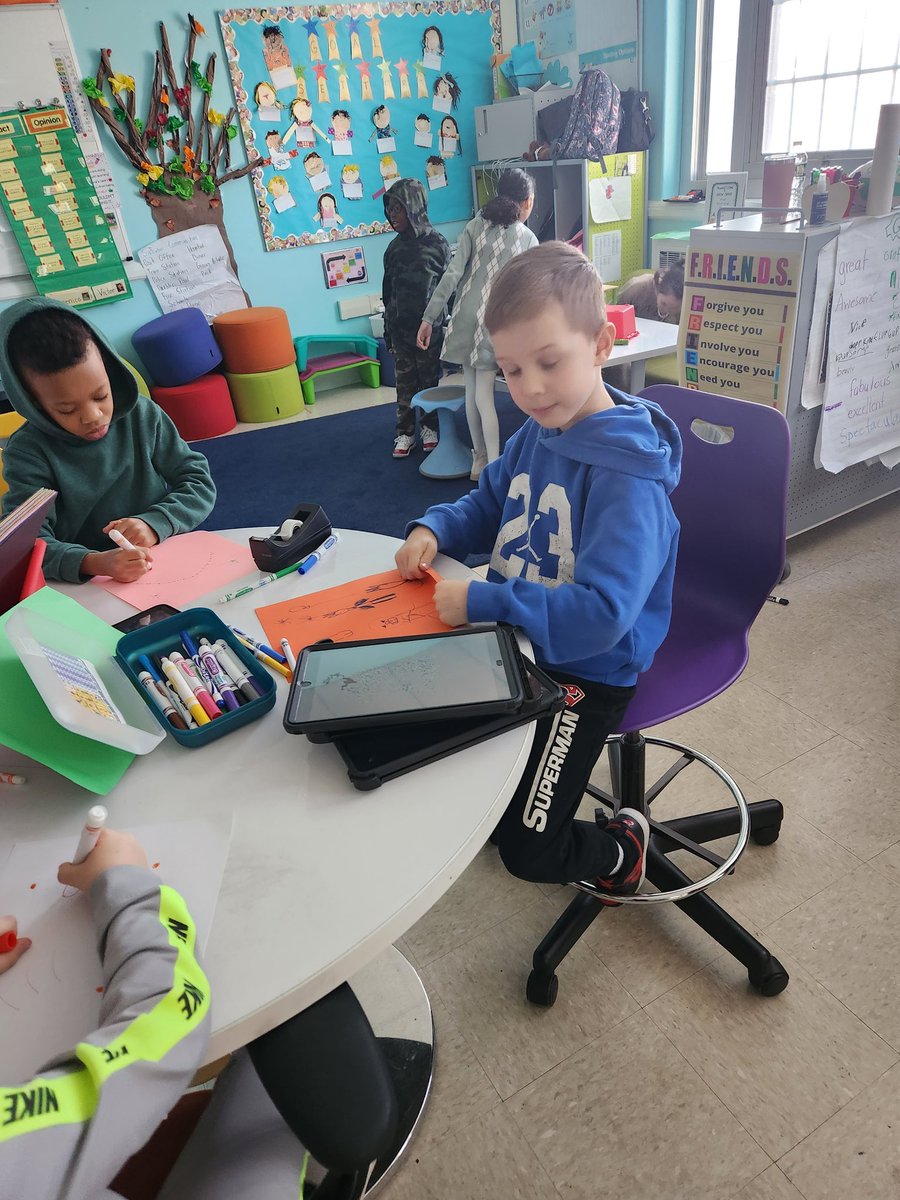 Jfteach27's tweet photo. More Lunar New Year fun in Fiorentino/Lopes' room! @Hampton_Street  #MineolaProud https://t.co/5C9H3gpEz9