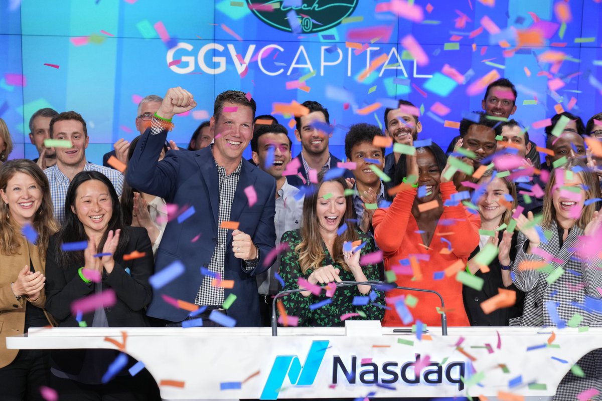 notablecap's tweet image. Last year was the inaugural #SMBTech50, and we had so much fun working with @crunchbase to compile the list and celebrating the 50 companies in NYC by ringing the closing bell at the @Nasdaq Marketsite!