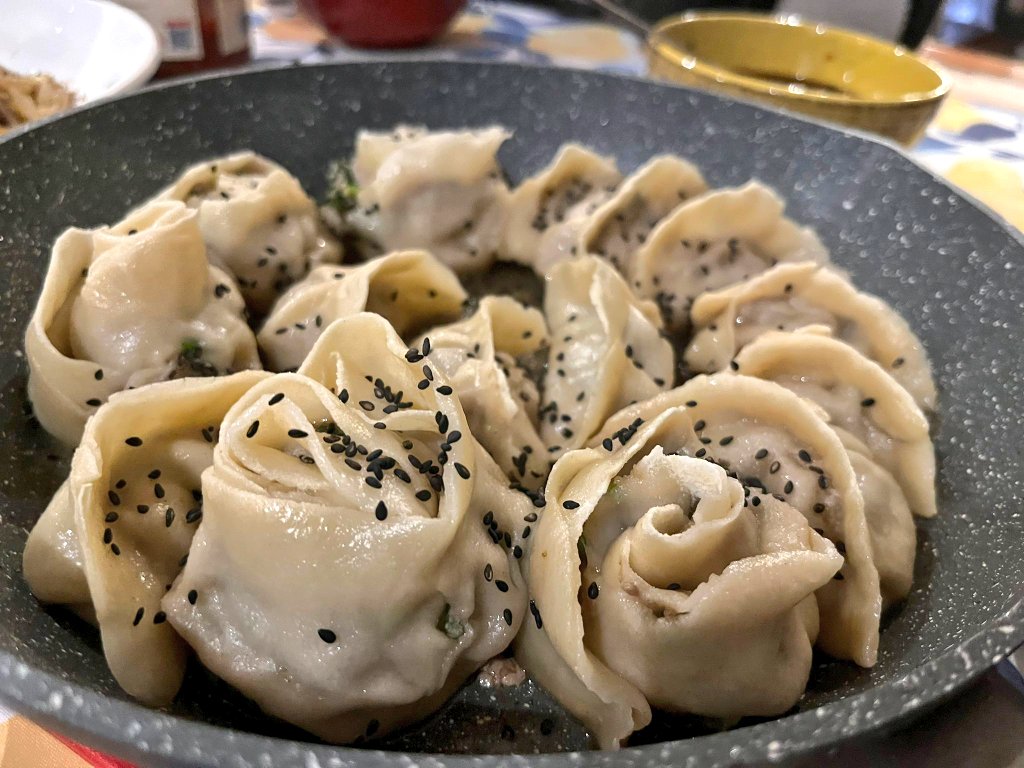 JJohnsonLab's tweet photo. We celebrated the #ChineseNewYear2023 over the weekend by handmaking dumplings! 🇨🇳🎆🥟 Happy year of the rabbit 🐇 #WomenInSTEM https://t.co/pSYGTmDd9L