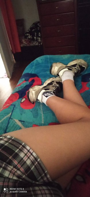 Nick Y Lola’s pics and videos