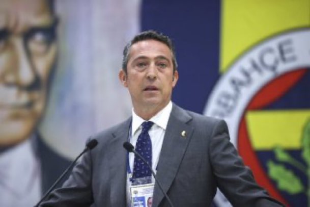 Fenerbahcetvcom's tweet photo. Başkanımız Ali Koç’un adamlık ve mertlik açıklaması size ağır gelmiştir. 

VAR MISIN ? YOK MUSUN ? @GalatasaraySK https://t.co/1RRxMs2MqH