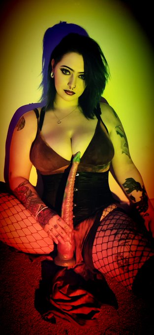 Who can guess how much i can take?! 😜 https://t.co/l2uZte6gph<a href="/tag/newprofilepic"class="tags"><span>#newprofilepic</span></a>