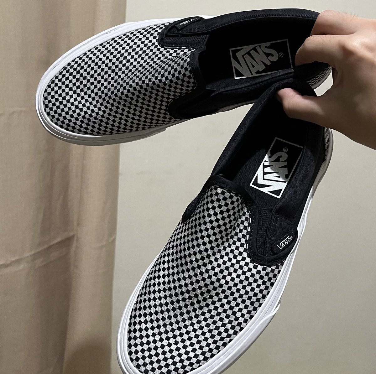 whalienavenue's tweet photo. wts lfb

vans sparkly slip-on platform shoes
₱2500 only (still negotiable)

> size 35
> brand new (no box)
> original from usa
> original price 3k-4k

rfs: need funds

🏷️ concert shoes help rt classic vans checkerboard stackform bentables https://t.co/rlPCWtB19f